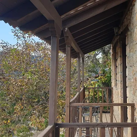 Πανσιόν κορφές Μέση Συνοικία Τρικάλων