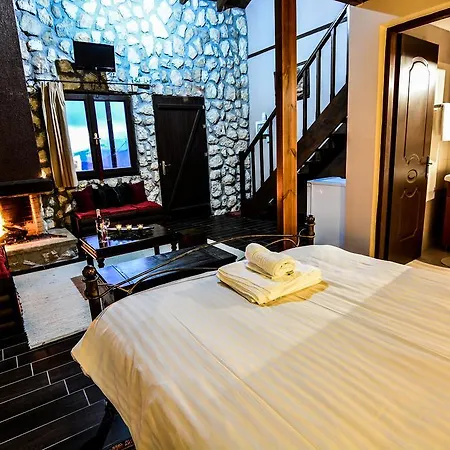 招待所 Korfes 塞尼梅西奇卡罗