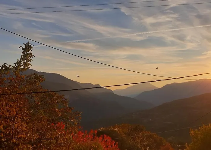 Korfes Konukevi Synikia Mesi Trikalon