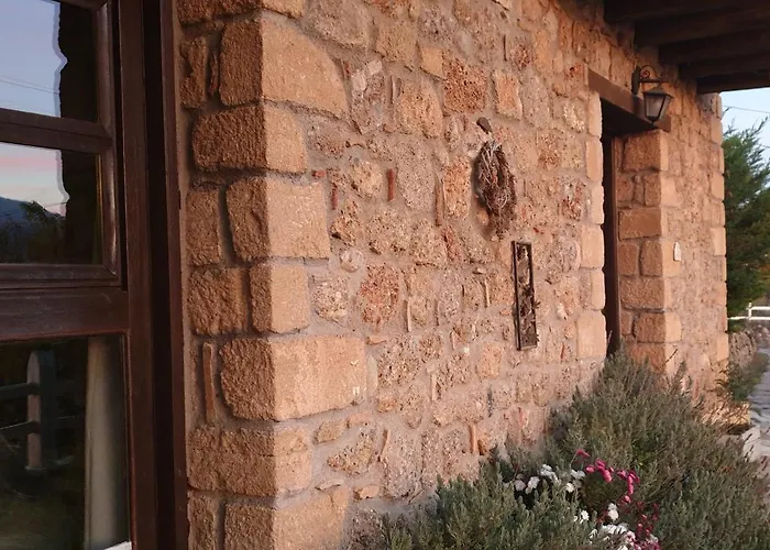 Konukevi Korfes Synikia Mesi Trikalon